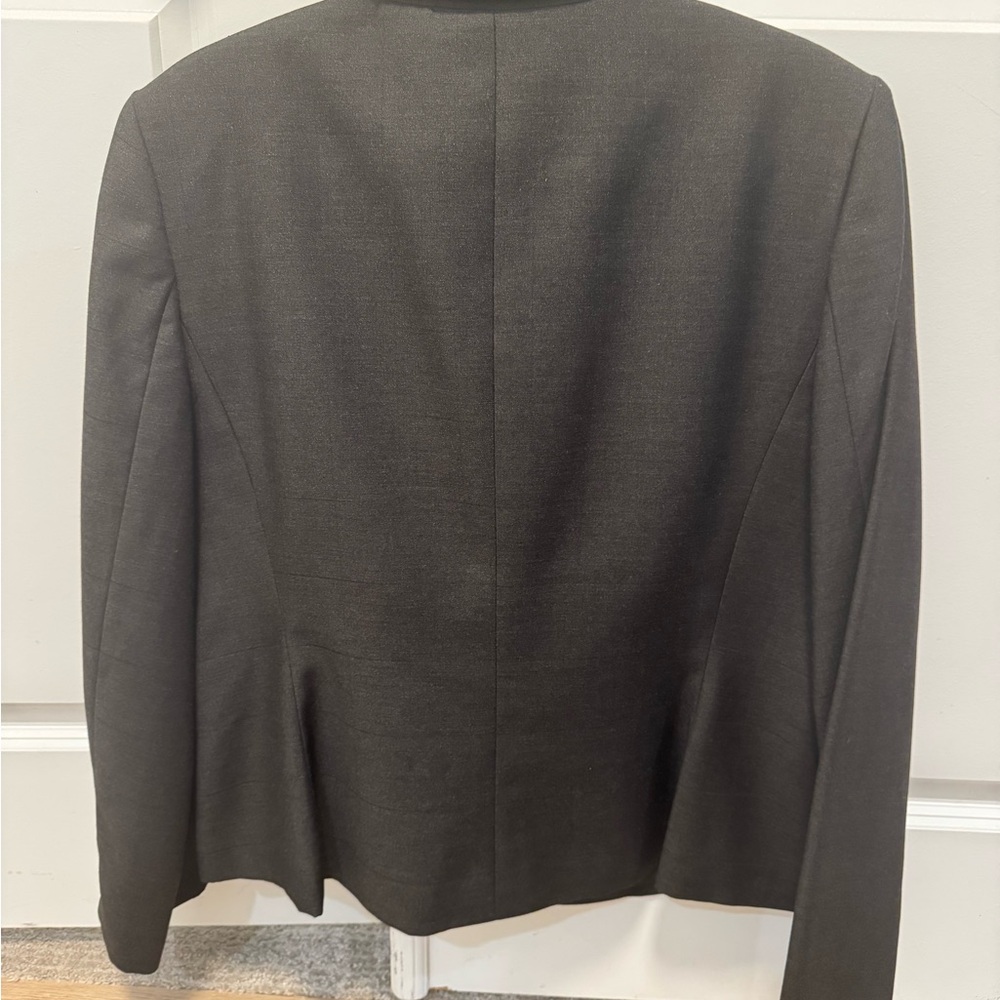 Calvin Klein skirt suit - Picture 4 of 6